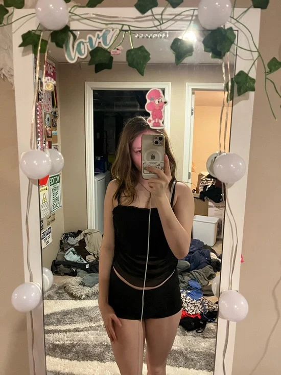 clothes - Picture 8 of 15